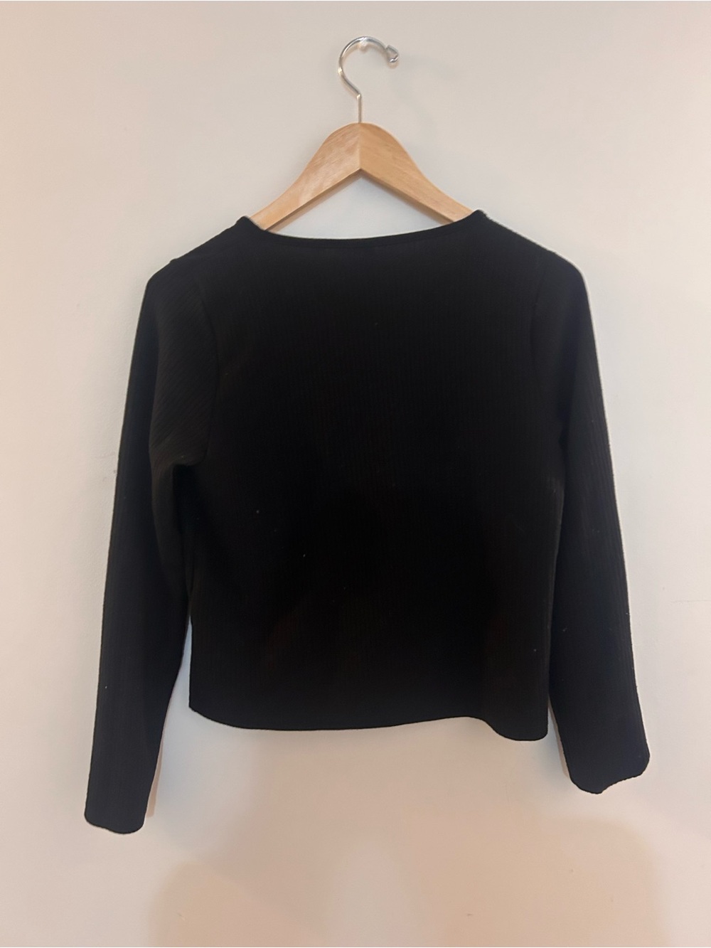 H&M Black Ribbed V-Neck Tie-Front Top - Picture 2 of 3